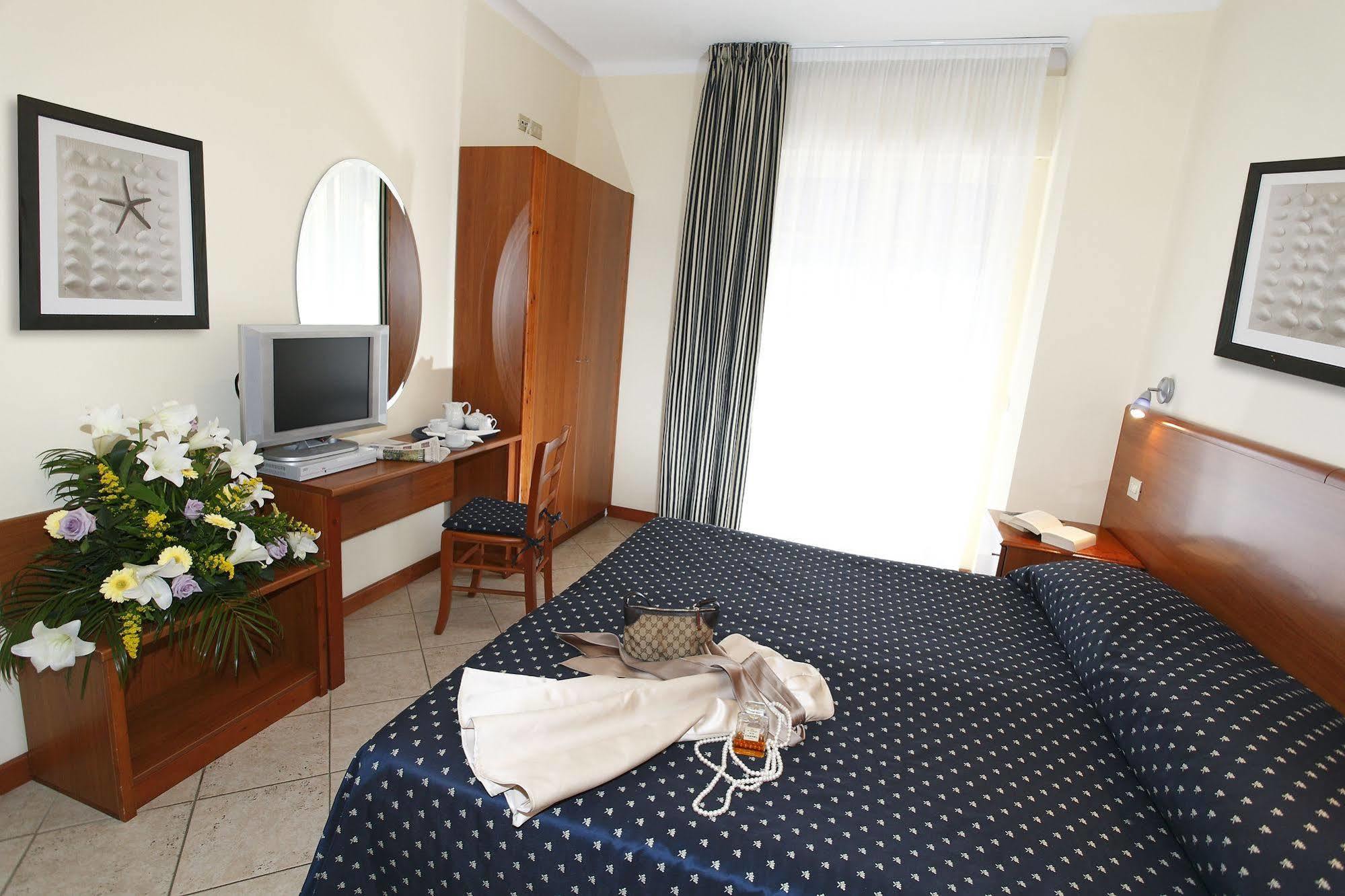 Garden Hotel 3*